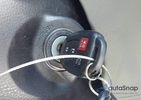 2018 Toyota Highlander Le Plus z USA, uszkodzony, nr VIN 5TDBZRFH7JS497059